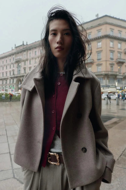 Bunda s vysokým límcem